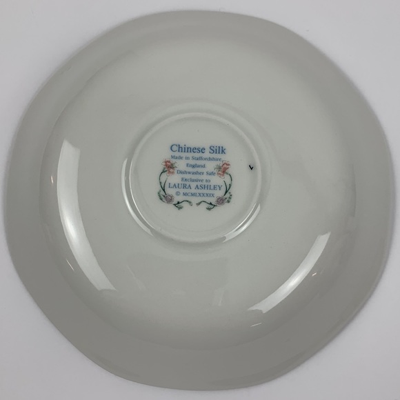 Laura Ashley teacup and saucer set - Picture 6 of 7